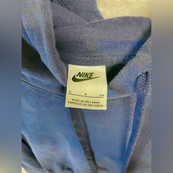 Nike Unisex Hoodie - Picture 3 of 3